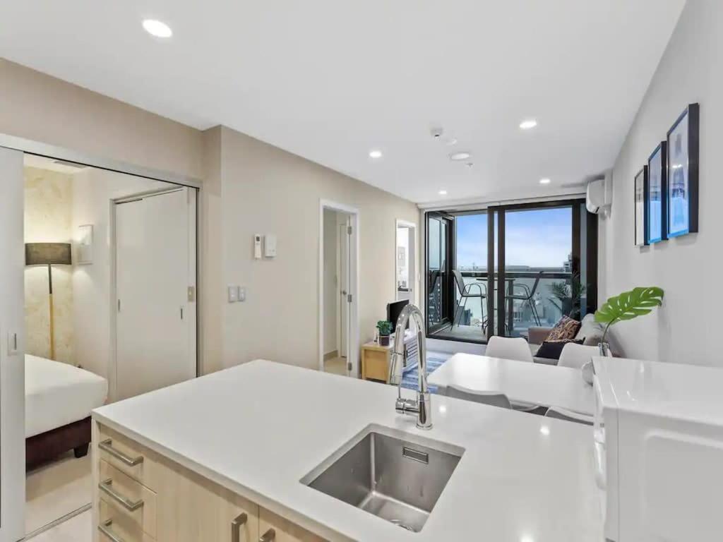 Stunning Apartment Amazing View Near Sky Tower Оукланд Екстериор снимка