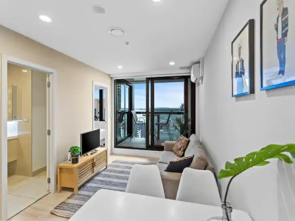 Stunning Apartment Amazing View Near Sky Tower Оукланд Екстериор снимка