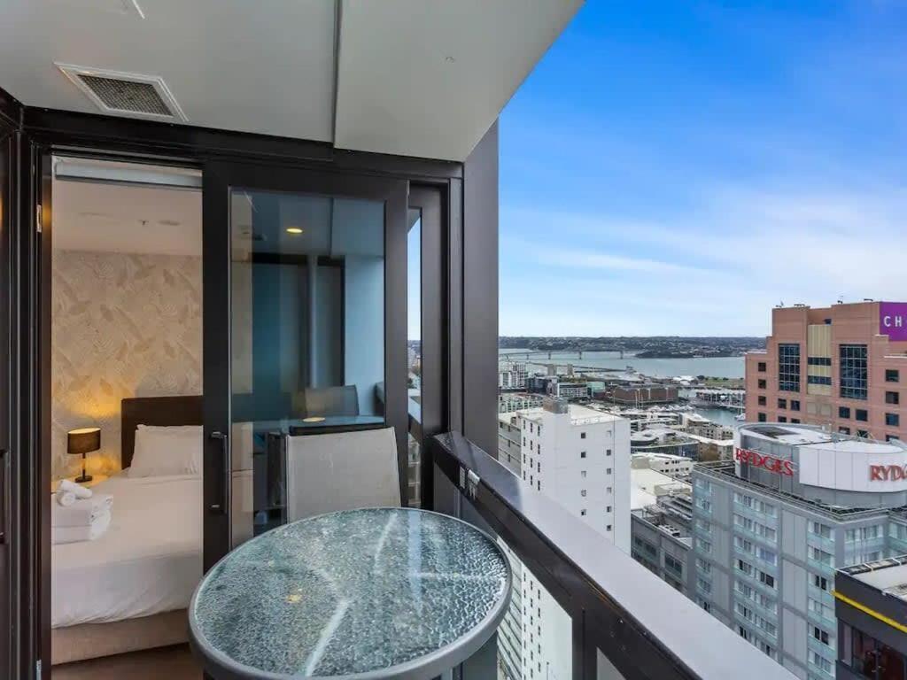 Stunning Apartment Amazing View Near Sky Tower Оукланд Екстериор снимка
